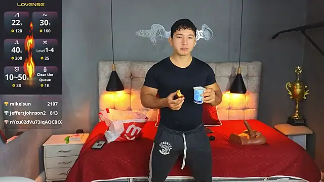 Horny nick18 online show from October 2025 01:01:02 PM