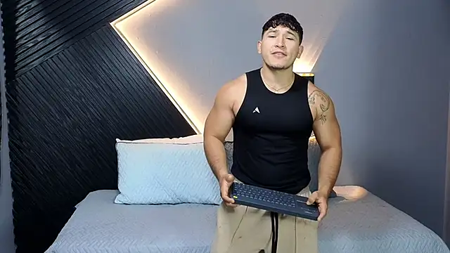 Horny nick18 online show from February 2026 12:57:01 PM