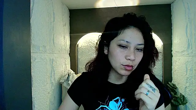 valentina r  online show from April 2026 03:13:02 AM