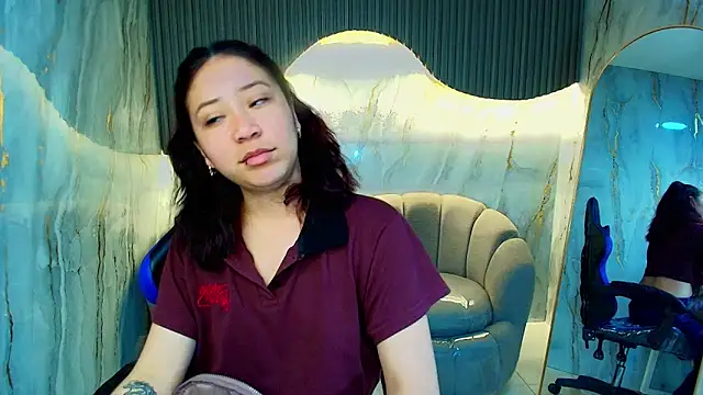 valentina r  online show from December 2025 03:11:05 AM