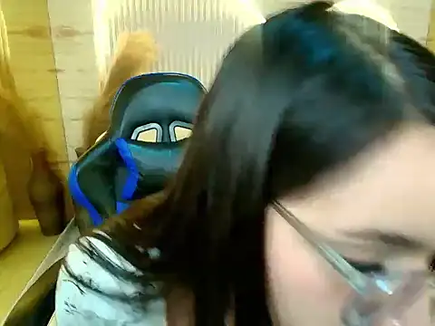 Snapshot of scarlettvixen_r chatting on September 2025 07:52:01 PM scarlettvixen r online show from September 2025 07:52:01 PM