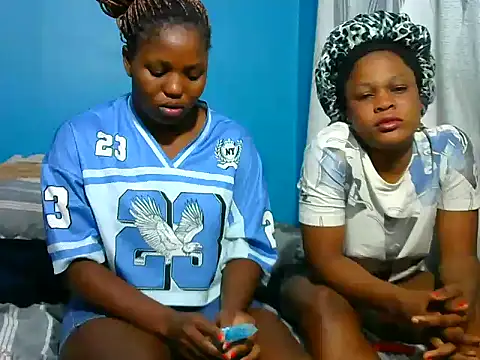 SweetHoney21  online show from November 2025 08:24:02 PM