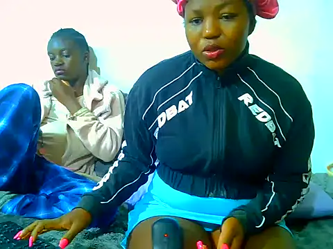 SweetHoney21  online show from June 2026 04:46:02 AM