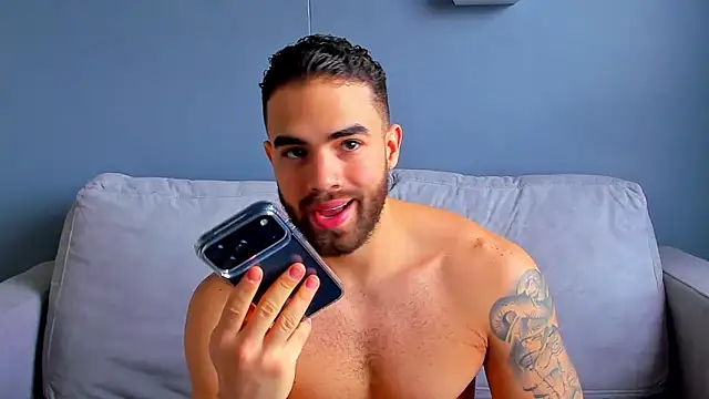 Snapshot of Paul_Phoenix chatting on October 2025 07:11:02 PM Paul Phoenix online show from October 2025 07:11:02 PM