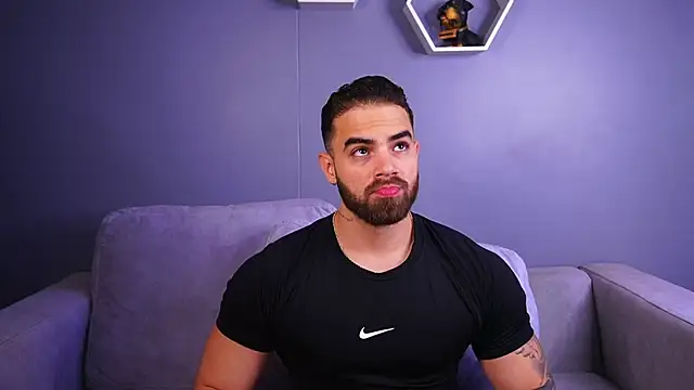 Paul Phoenix online show from December 2025 07:40:01 PM