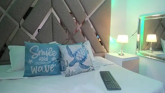 BelhaLawuo online show from November 2025 08:45:02 PM