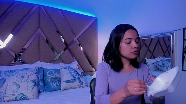 BelhaLawuo online show from October 2025 08:01:01 PM