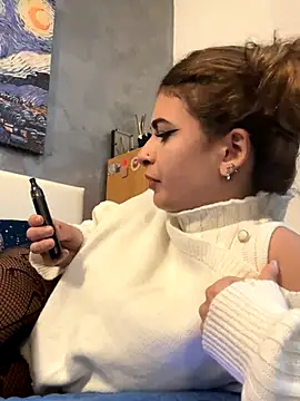 Snapshot of piccolaflo chatting on November 2025 05:50:02 PM piccolaflo online show from November 2025 05:50:02 PM