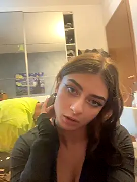 Snapshot of piccolaflo chatting on September 2025 07:32:01 PM piccolaflo online show from September 2025 07:32:01 PM