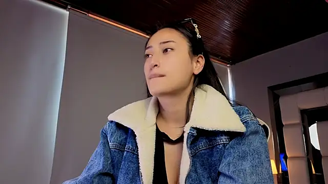 Adhara7 online show from February 2026 07:35:02 PM