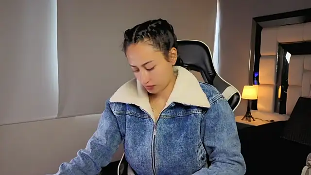 Adhara7 online show from April 2026 07:54:01 PM