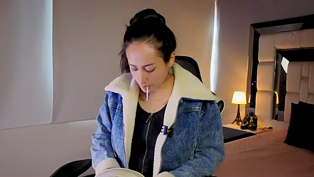 Adhara7 online show from February 2026 08:22:02 PM