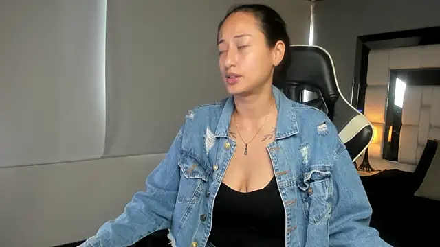 Adhara7 online show from December 2025 07:24:02 PM