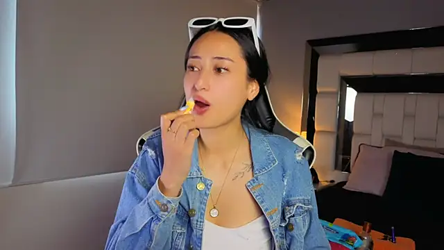 Adhara7 online show from March 2026 07:59:01 PM