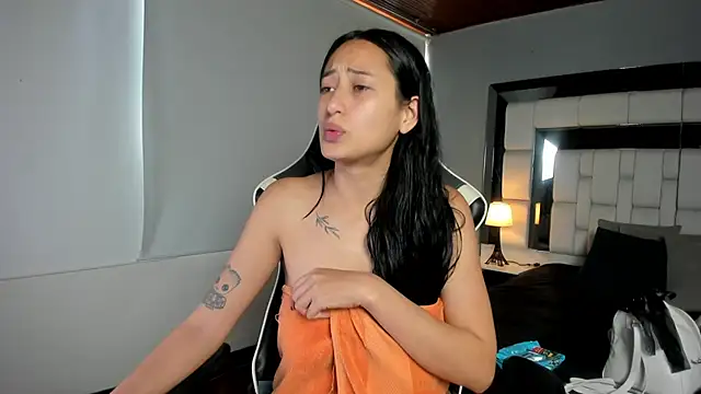 Adhara7 online show from November 2025 07:39:01 PM