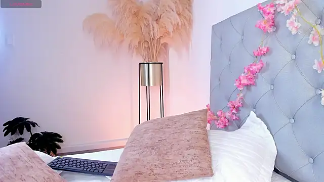 MartinnaGreco online show from April 2026 08:20:02 PM