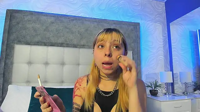 Snapshot of its_bibi chatting on September 2025 08:04:02 PM its bibi online show from September 2025 08:04:02 PM