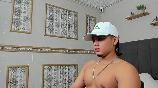 Riky Strong online show from November 2025 04:49:02 AM