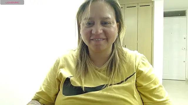 Snapshot of haashkyo chatting on June 2026 04:12:02 AM haashkyo online show from June 2026 04:12:02 AM