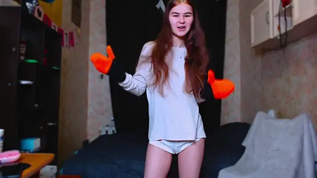 litle owl online show from September 2025 07:30:01 PM