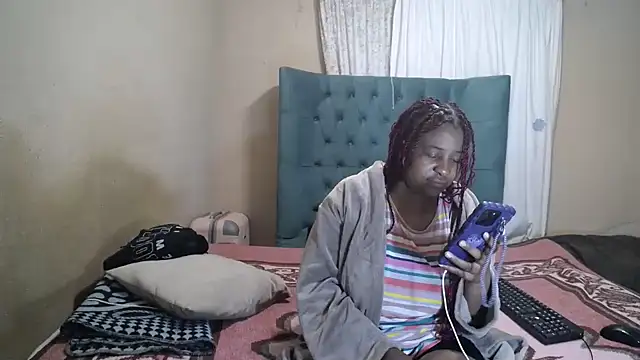 Snapshot of EbonyEssence chatting on May 2026 08:34:01 PM EbonyEssence online show from May 2026 08:34:01 PM