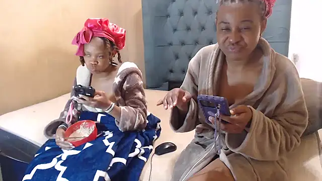 Snapshot of EbonyEssence chatting on May 2026 10:01:01 AM EbonyEssence online show from May 2026 10:01:01 AM