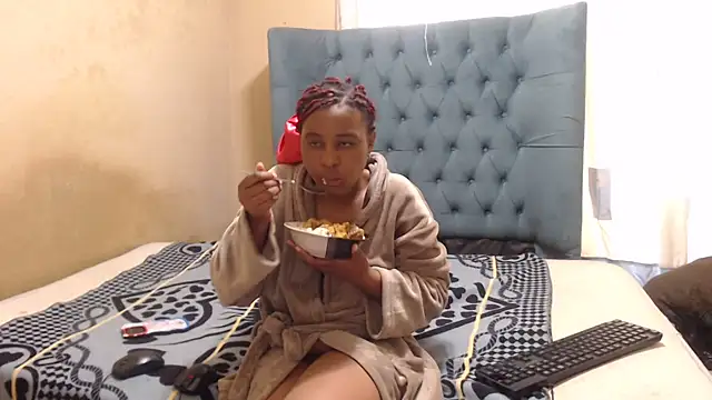 Snapshot of EbonyEssence chatting on May 2026 02:06:02 PM EbonyEssence online show from May 2026 02:06:02 PM
