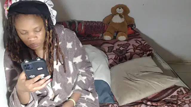 EssenceLovers online show from April 2026 07:58:02 PM