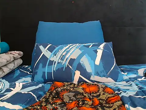 Snapshot of CreamySexyPussy chatting on October 2025 05:35:02 PM CreamySexyPussy online show from October 2025 05:35:02 PM