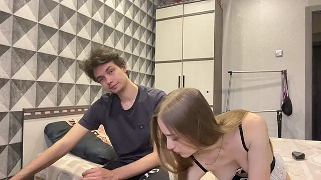 merycouple online show from February 2026 12:30:02 AM