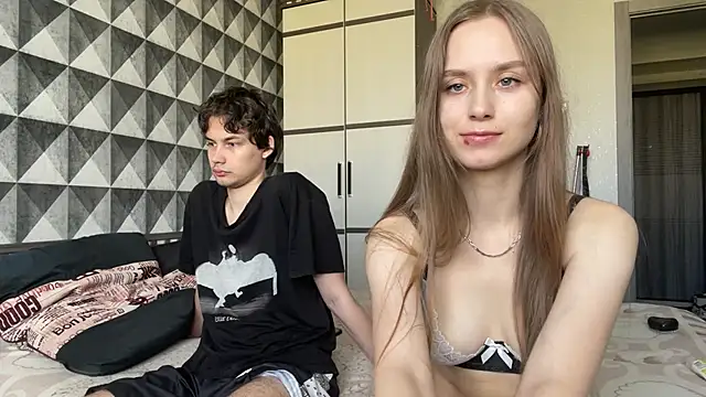 merycouple online show from February 2026 03:28:01 AM