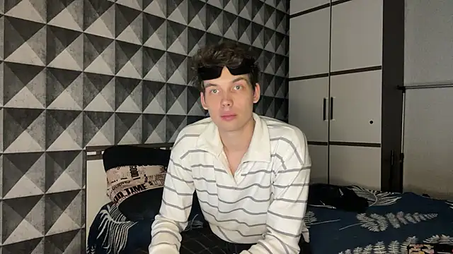 merycouple online show from April 2026 10:00:02 PM