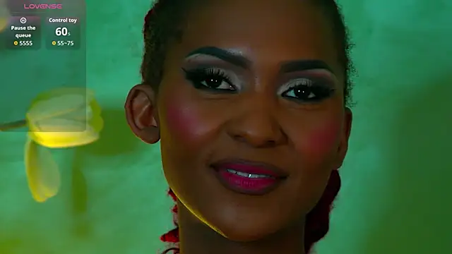 Snapshot of Izzie_Sugar chatting on October 2025 07:27:01 PM Izzie Sugar online show from October 2025 07:27:01 PM