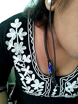 Kavya Rathore online show from November 2025 05:18:02 AM