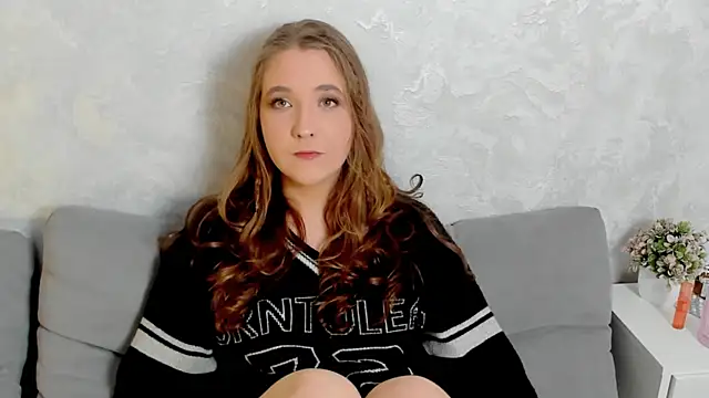 Snapshot of EiraWise chatting on December 2025 01:35:01 PM EiraWise online show from December 2025 01:35:01 PM