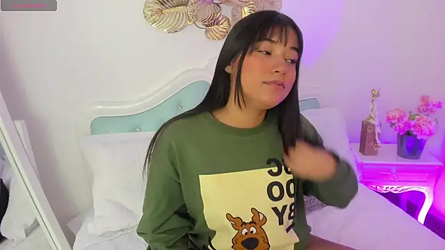 Snapshot of Shaleena_ chatting on September 2025 08:08:01 PM Shaleena online show from September 2025 08:08:01 PM