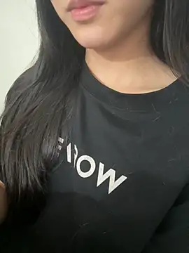 Snapshot of Desi_sara chatting on November 2025 02:10:02 PM Desi sara online show from November 2025 02:10:02 PM