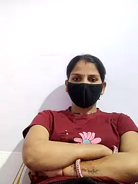 poojam93 online show from October 2025 01:51:01 AM