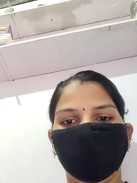 poojam93 online show from October 2025 01:18:01 AM