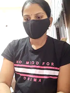 poojam93 online show from December 2025 03:01:02 AM