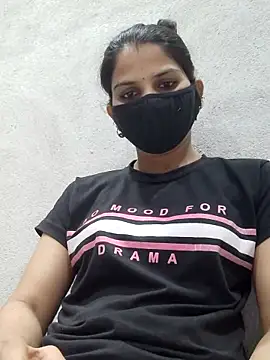poojam93 online show from May 2026 03:01:02 AM