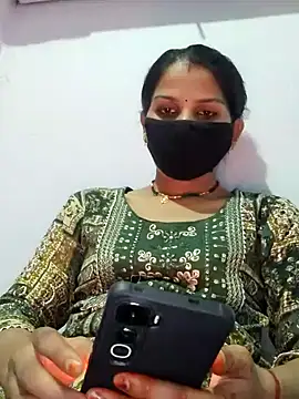 poojam93 online show from October 2025 03:58:01 PM