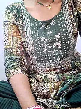 poojam93 online show from October 2025 01:47:02 AM