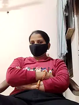 poojam93 online show from December 2025 03:29:02 PM