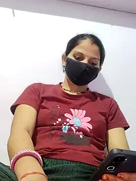 poojam93 online show from October 2025 02:18:02 PM