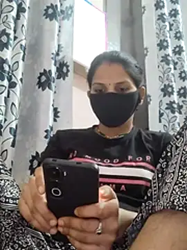 poojam93 online show from February 2026 03:41:01 PM