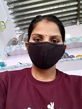 poojam93 online show from December 2025 02:34:02 AM