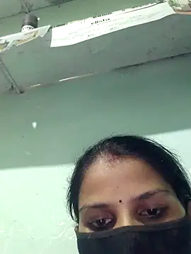 poojam93 online show from September 2025 02:08:01 PM