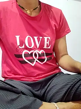 poojam93 online show from November 2025 01:32:02 AM