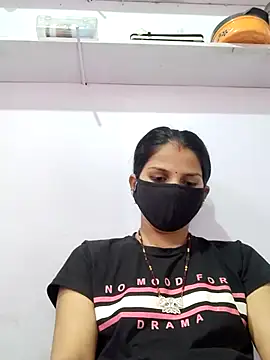 poojam93 online show from September 2025 01:33:01 AM